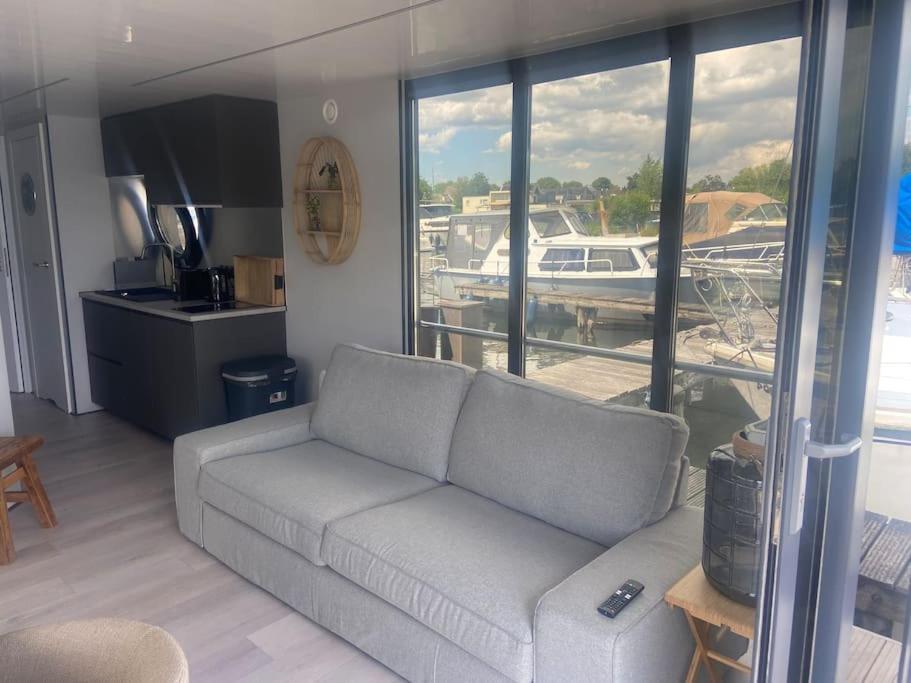 Отель La Mare Houseboat Nederhorst den Berg Экстерьер фото