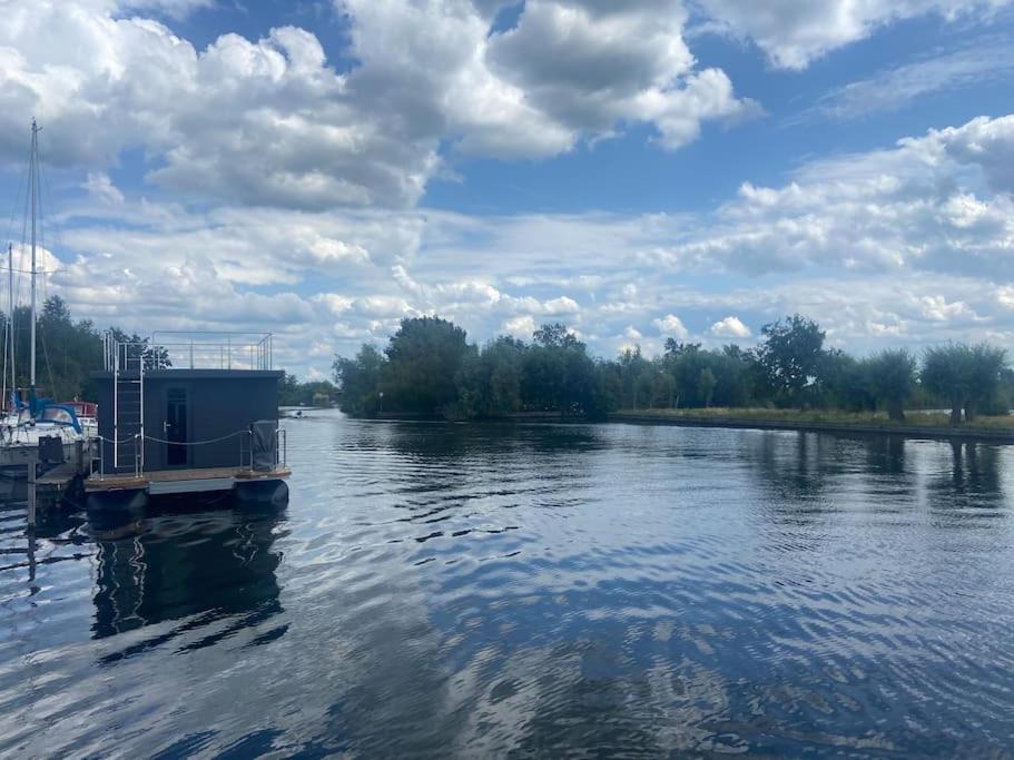 Отель La Mare Houseboat Nederhorst den Berg Экстерьер фото